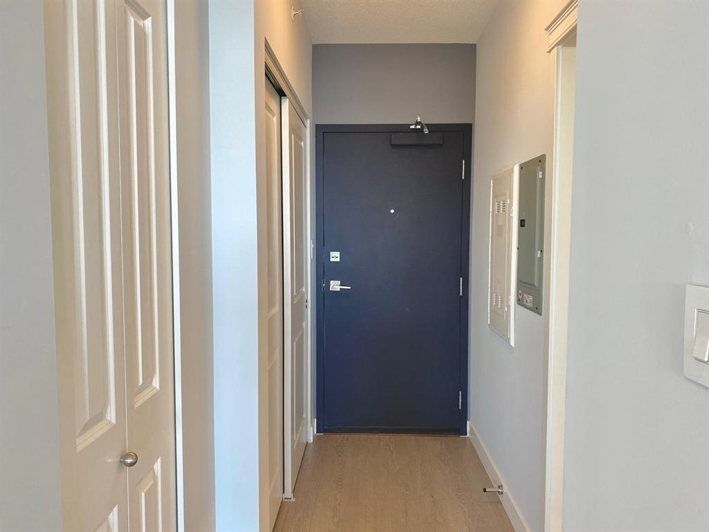 Property Photo: 11967 80 Avenue 1610 BC V4C 0E2