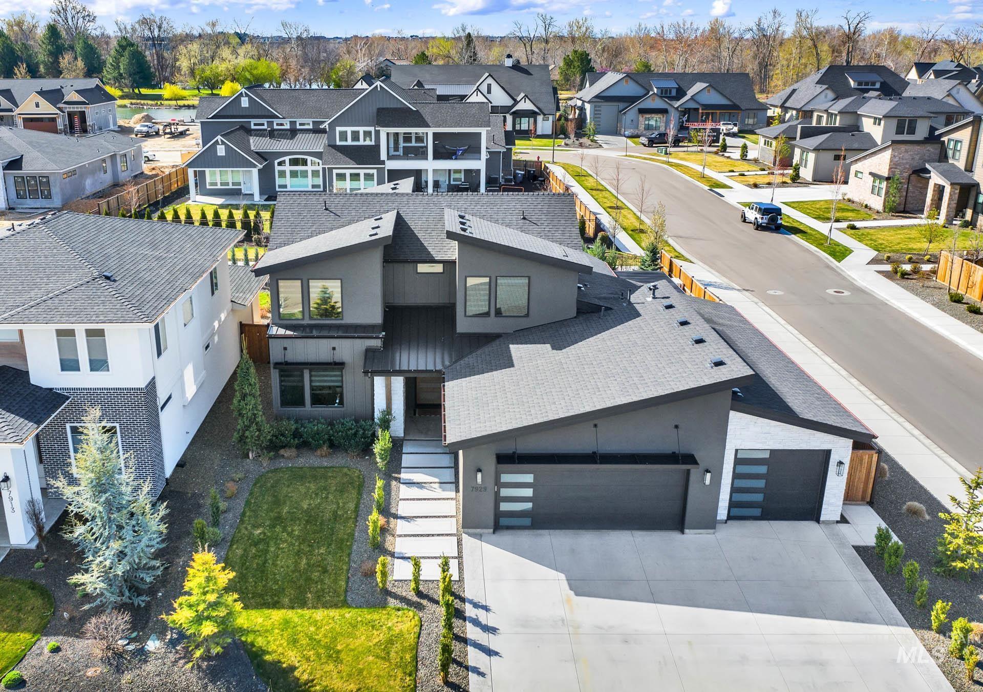 Property Photo:  7929 W Deerfawn Ln  ID 83616 