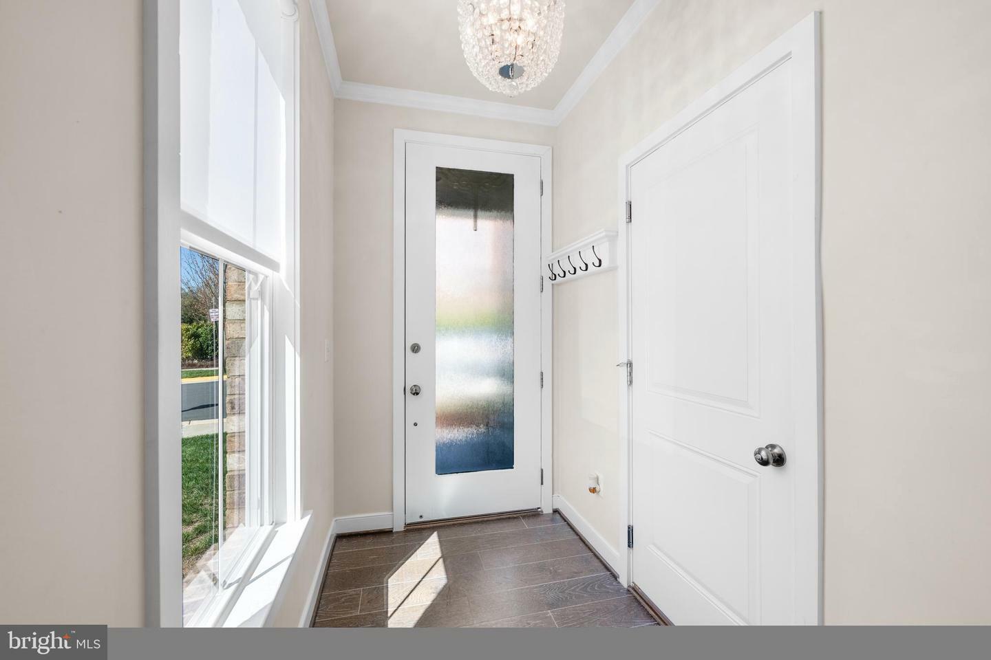 Property Photo: 23112 Sullivans Cove Square VA 20148