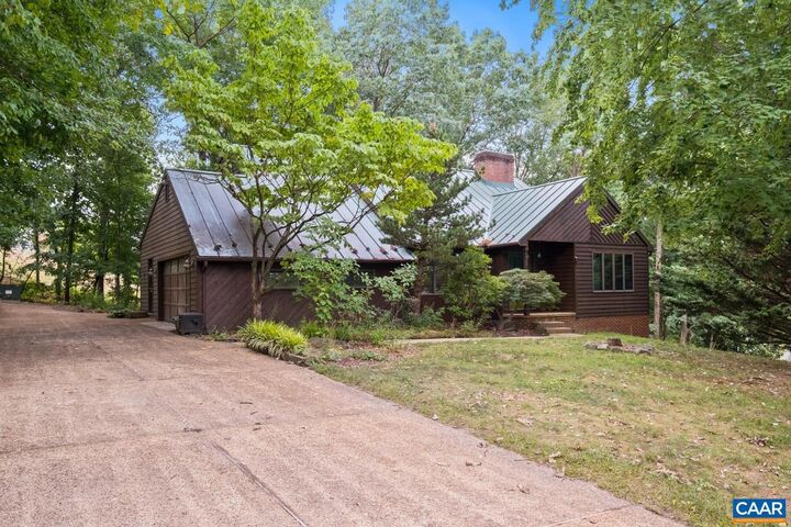 Property Photo:  1156 Springfield Dr  VA 22801