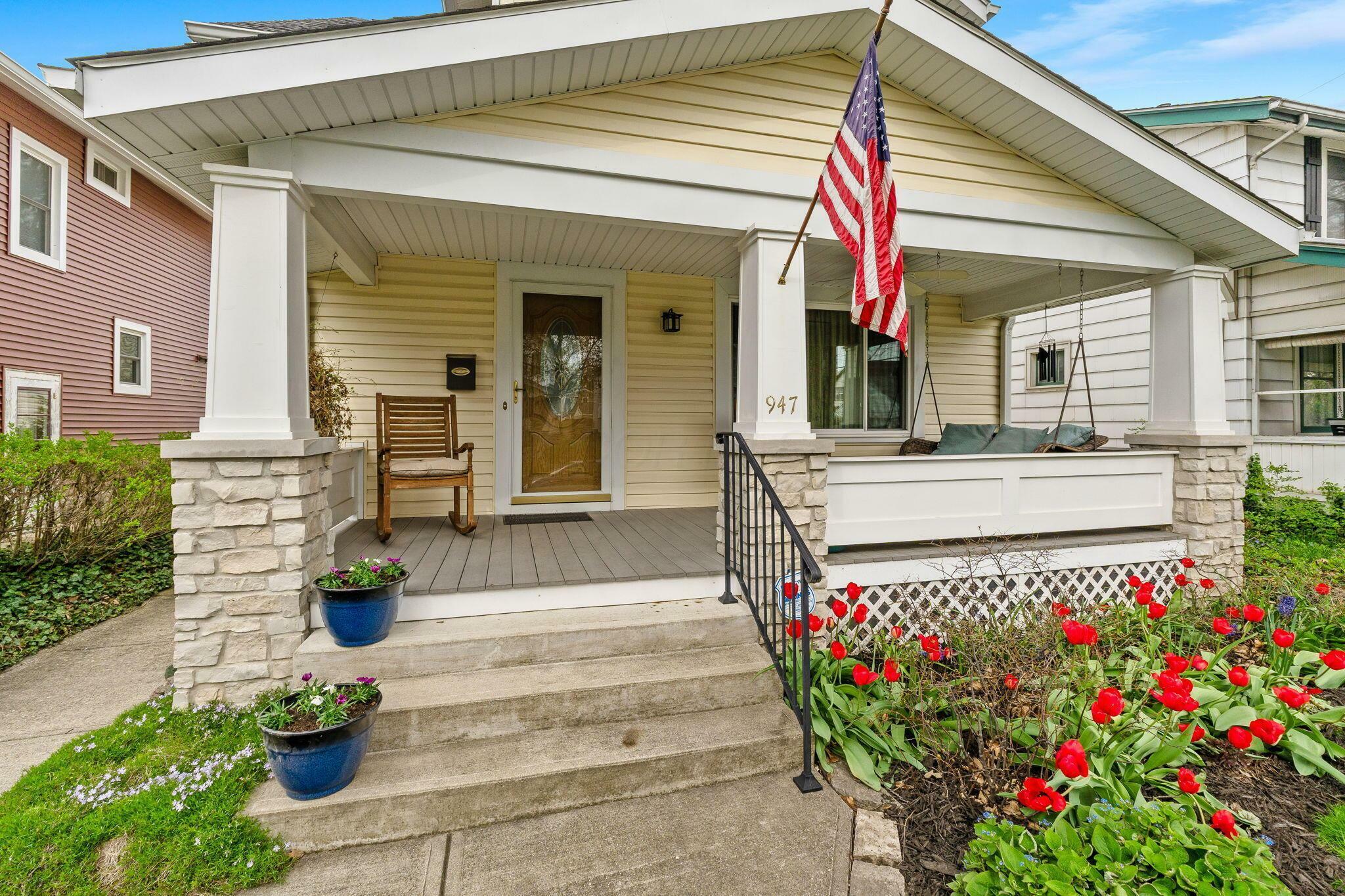 Property Photo: 947 Thomas Road OH 43212