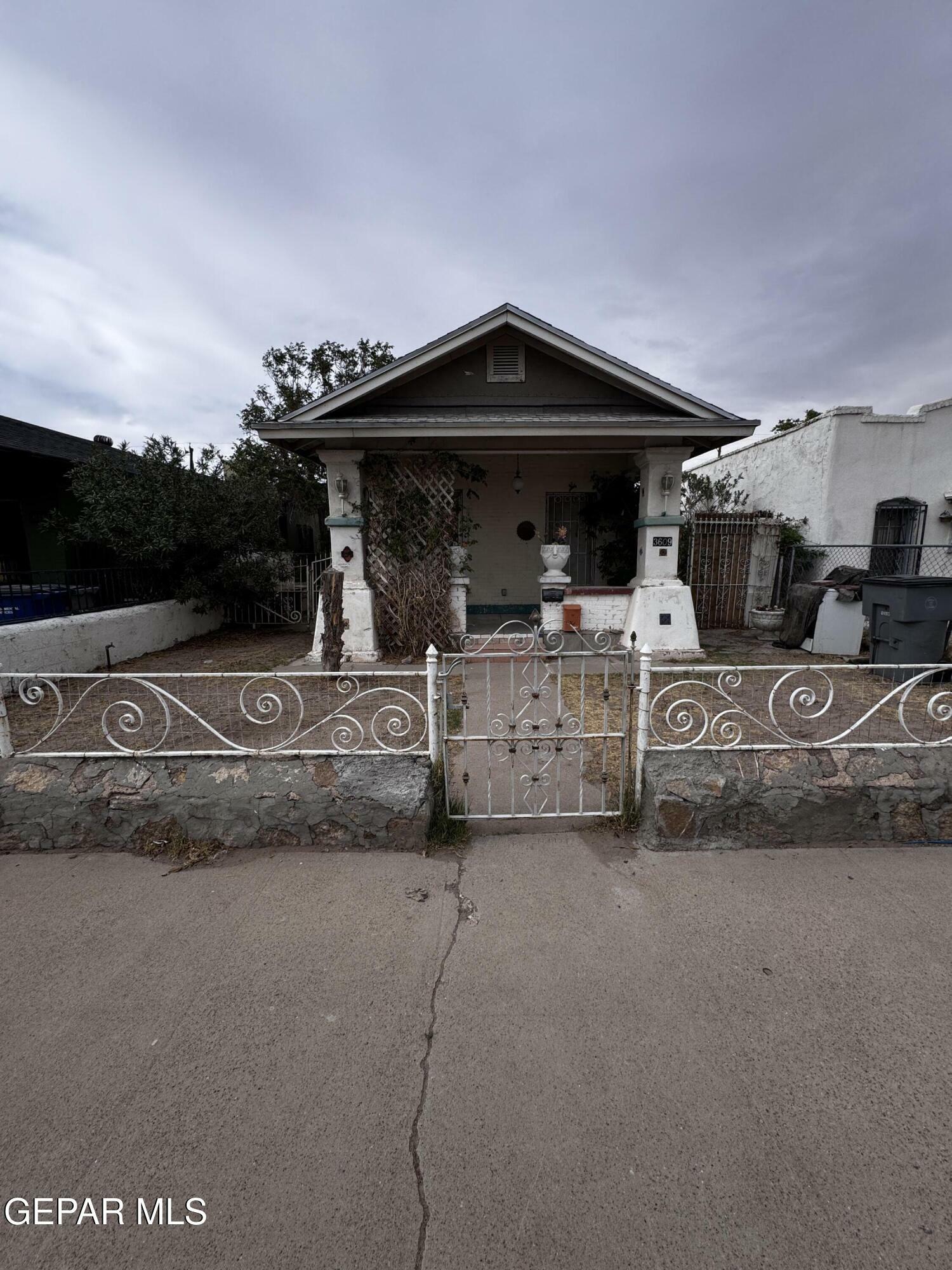 Property Photo: 3609 E Missouri Avenue TX 79903