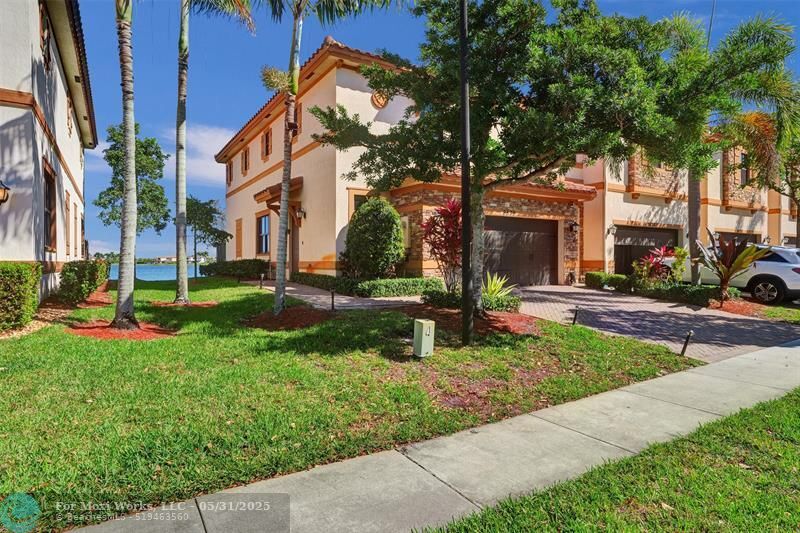 Property Photo: 9579 Town Parc Circle N 9579 FL 33076