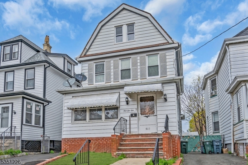 Property Photo: 915 Chancellor Ave NJ 07111