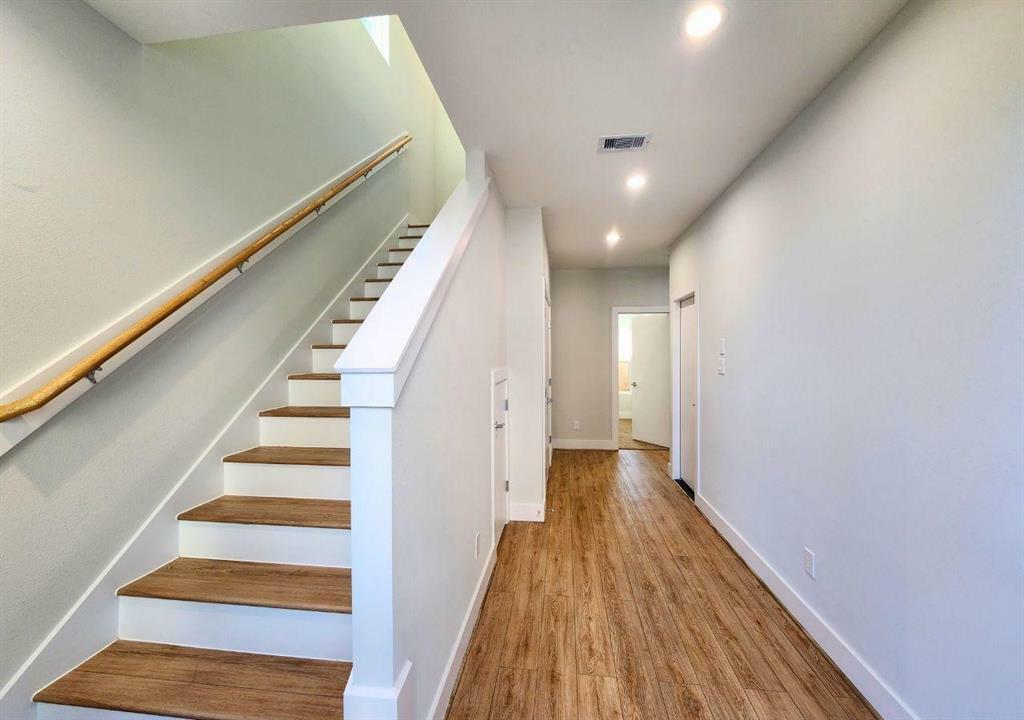 Property Photo: 615 Northew Street C TX 77091