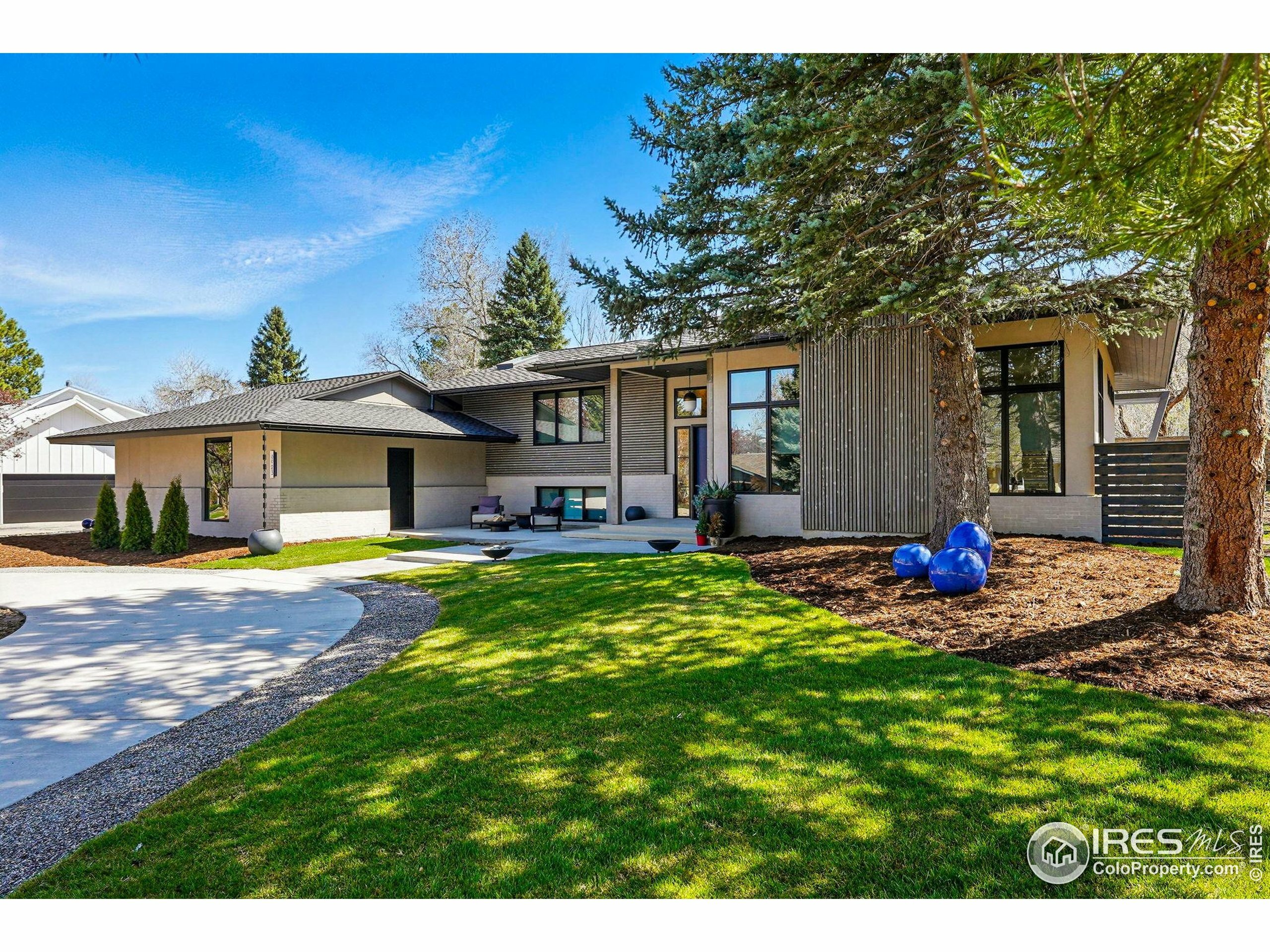 Property Photo: 6923 Hunter Pl CO 80301