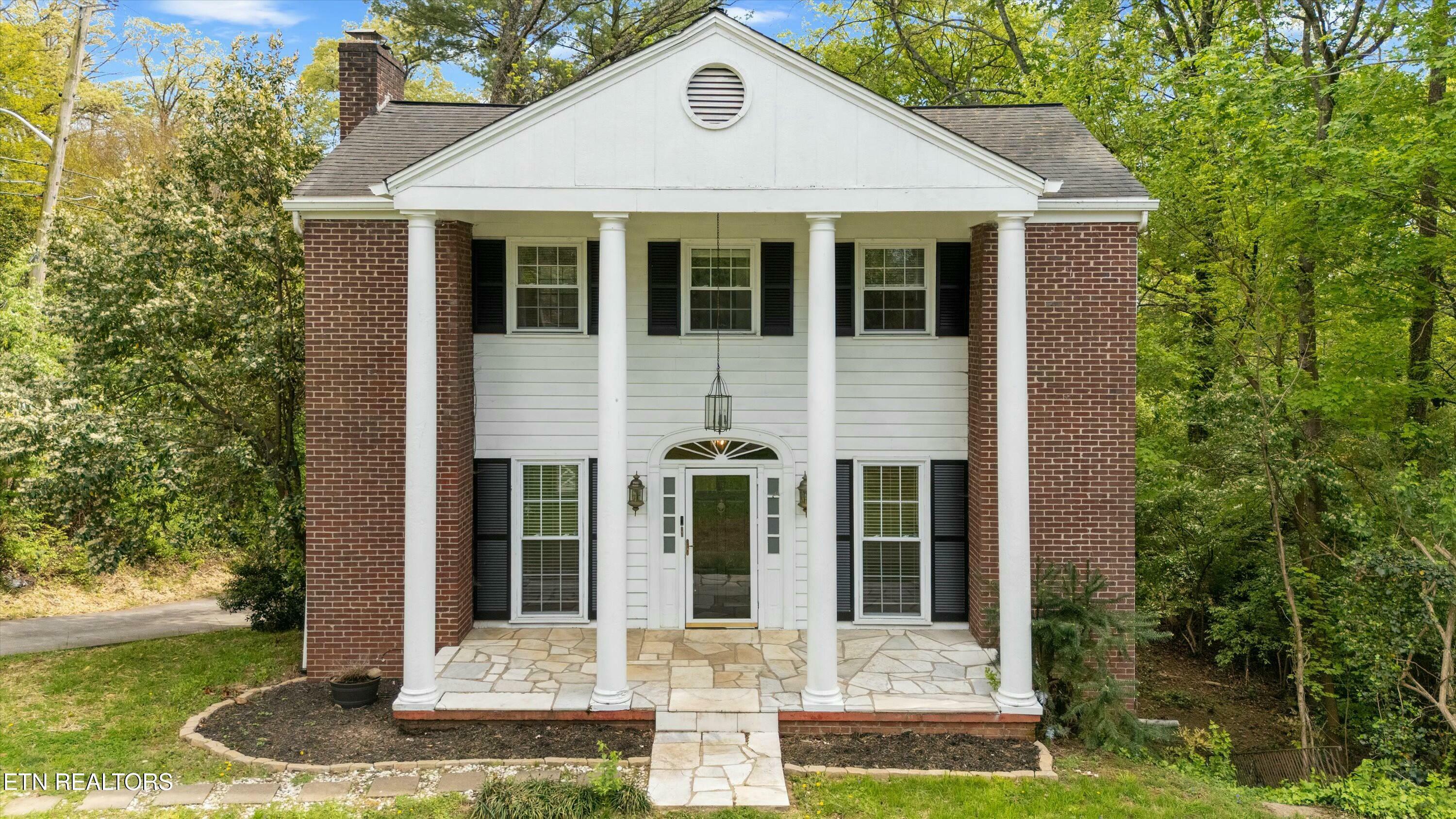 Property Photo: 4304 Kingston Pike TN 37919
