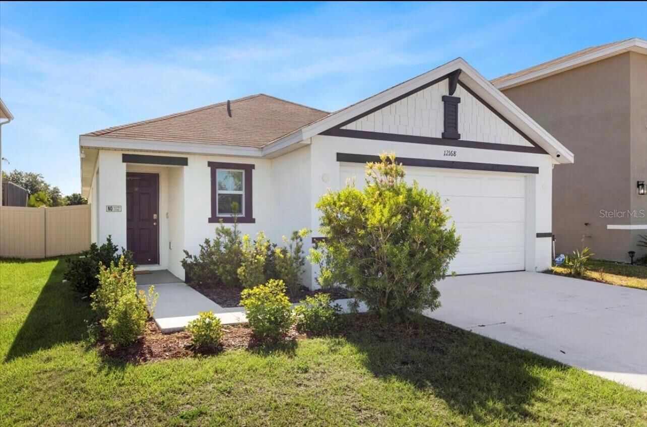 Property Photo:  12168 Lily Magnolia Lane  FL 33569 
