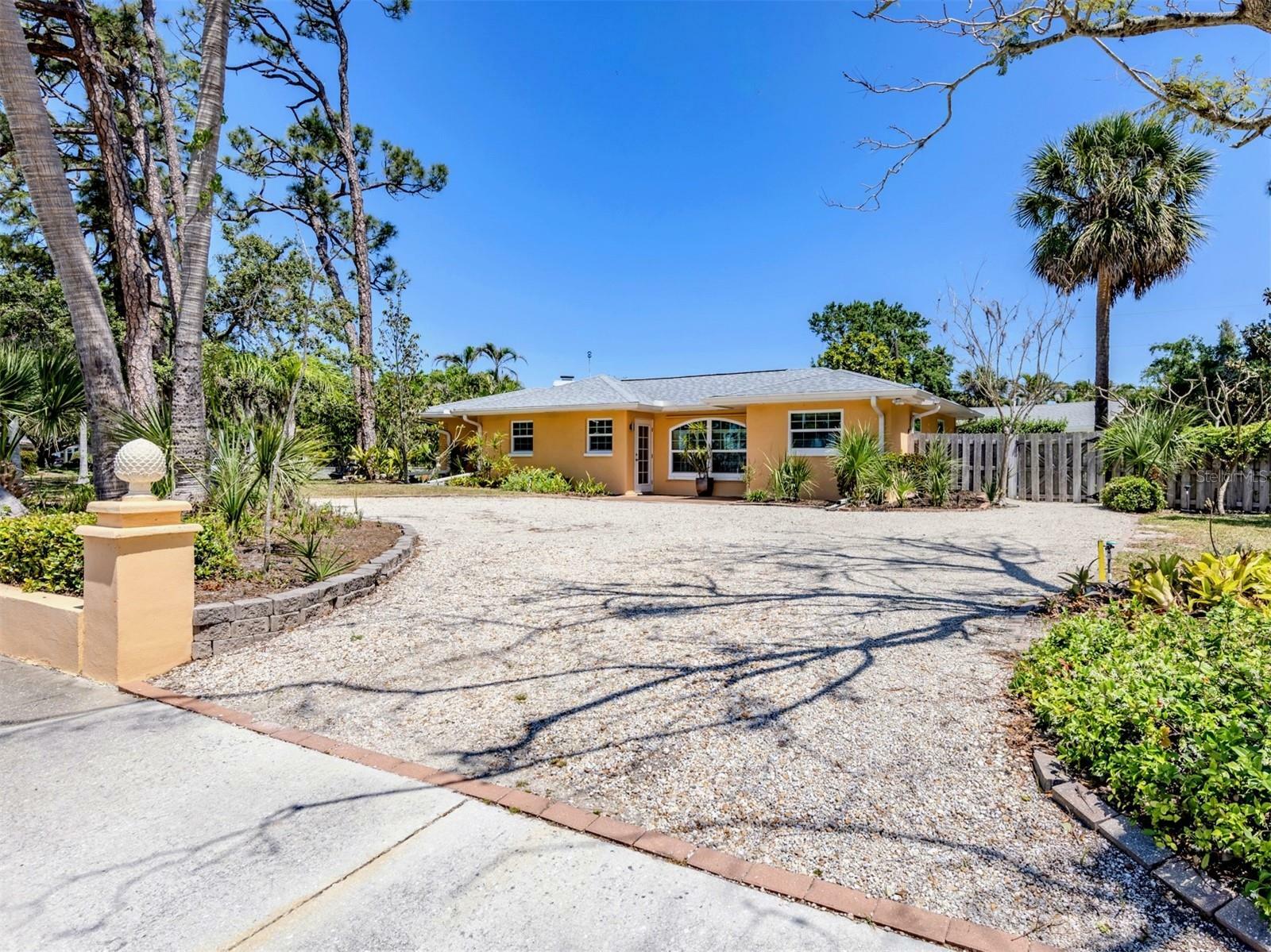 Property Photo: 337 Harbor Drive S FL 34285