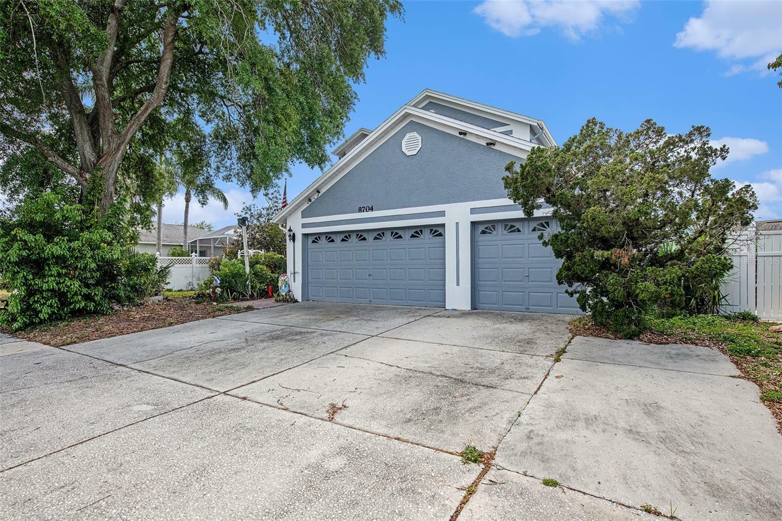 Property Photo: 8704 Tarrington Place FL 33635