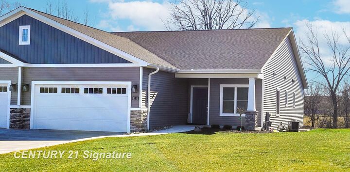 Property Photo:  4215 Woodburn Court  MI 48603 