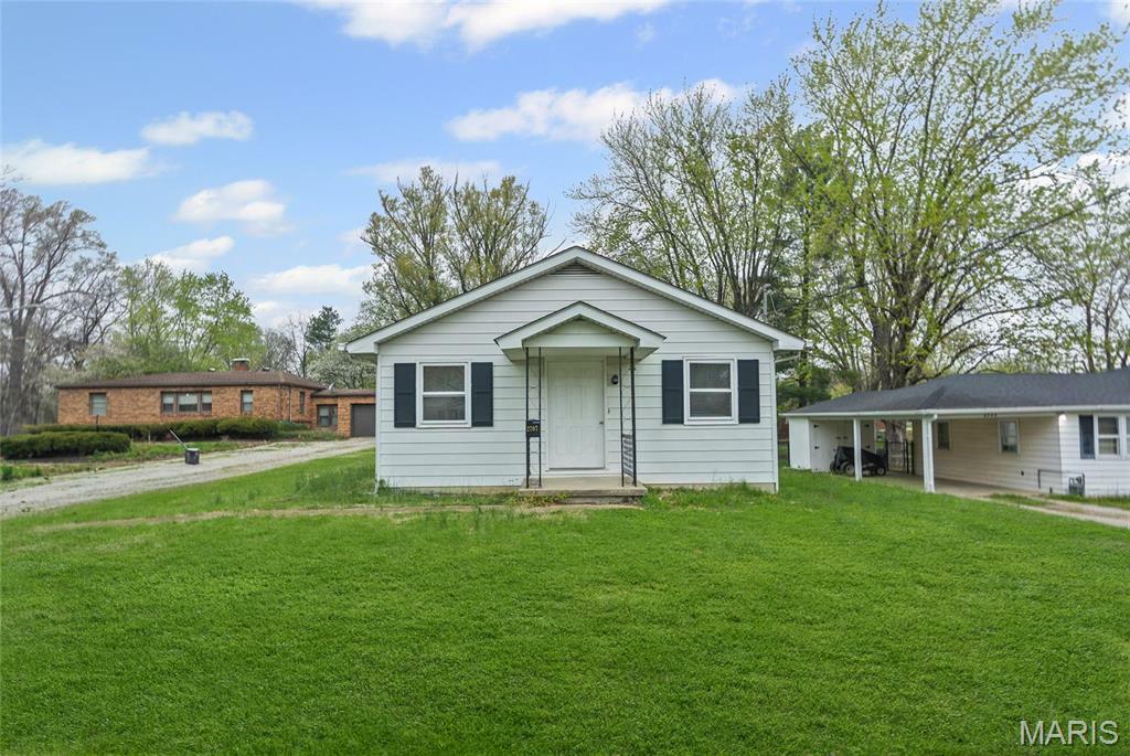 Property Photo: 2707 E Main Street IL 62221