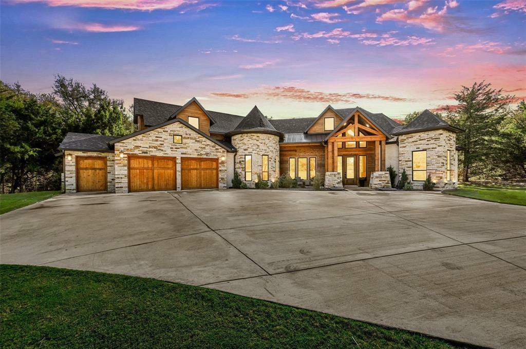 Property Photo: 2280 Sunbeam Lane TX 76065