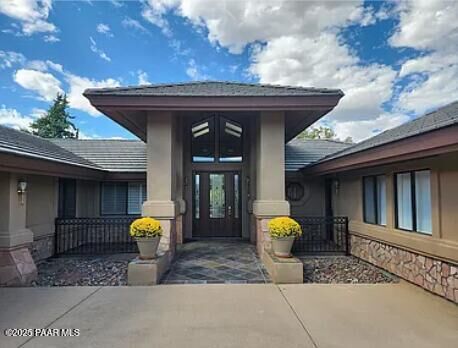 Property Photo: 2122 Golf Links Drive AZ 86301