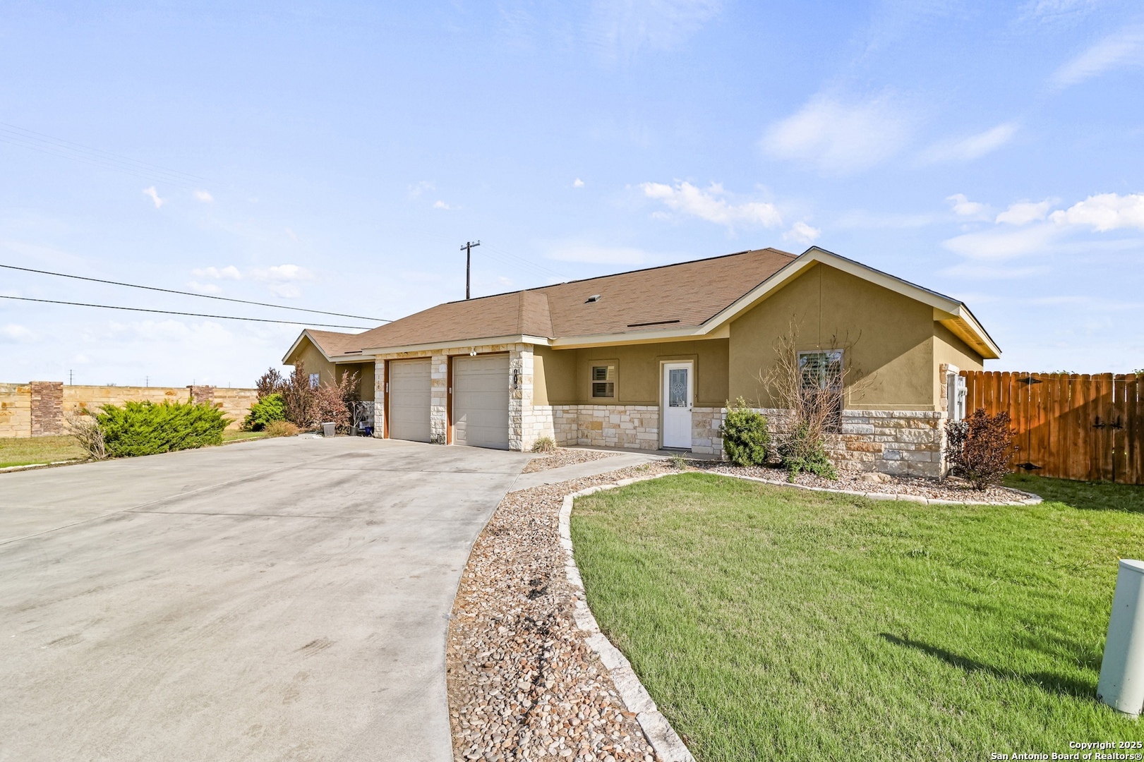 118 Navarro Crossing 1B  Seguin TX 78155 photo