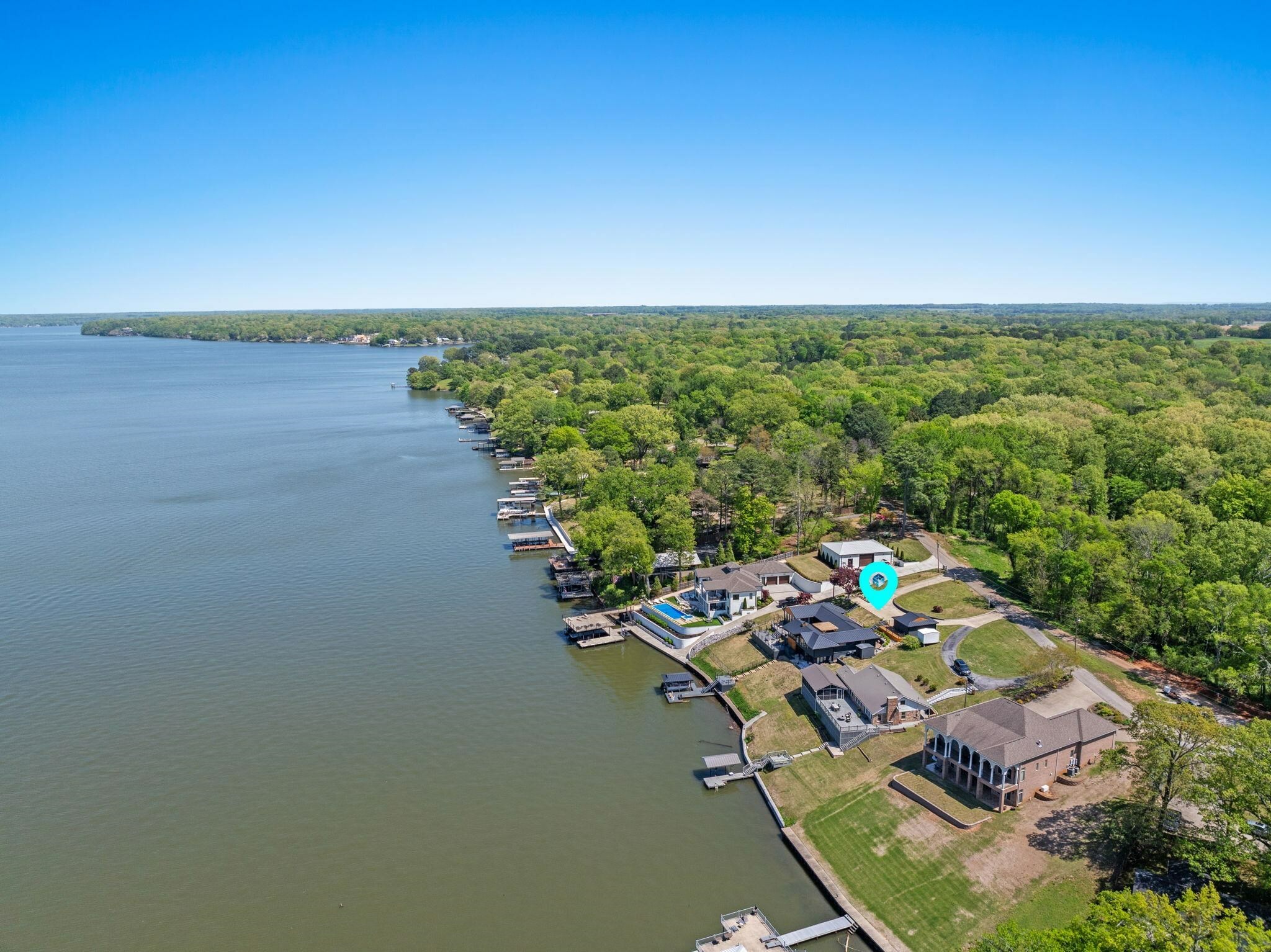 Property Photo: 105 Lake View Dr AL 35661 - MUSCLE S