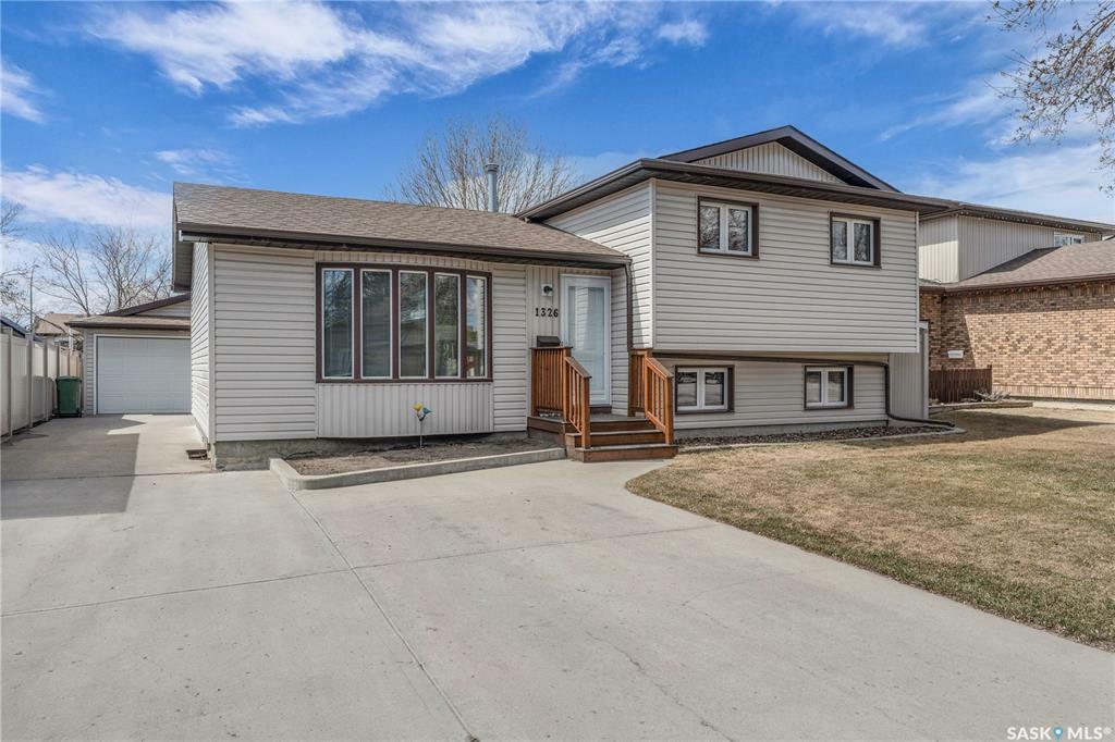 Property Photo: 1326 Devonshire Drive N SK S4X 3G9