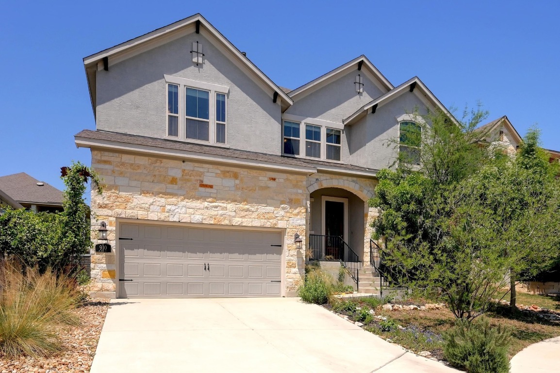 Property Photo: 910 Hi Path Way TX 78130