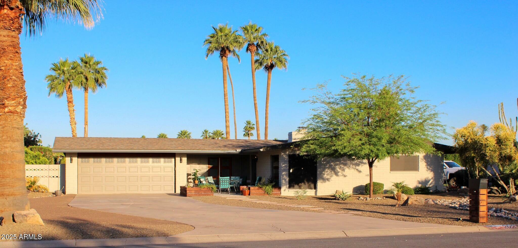 Property Photo:  202 N Florence Avenue  AZ 85340 