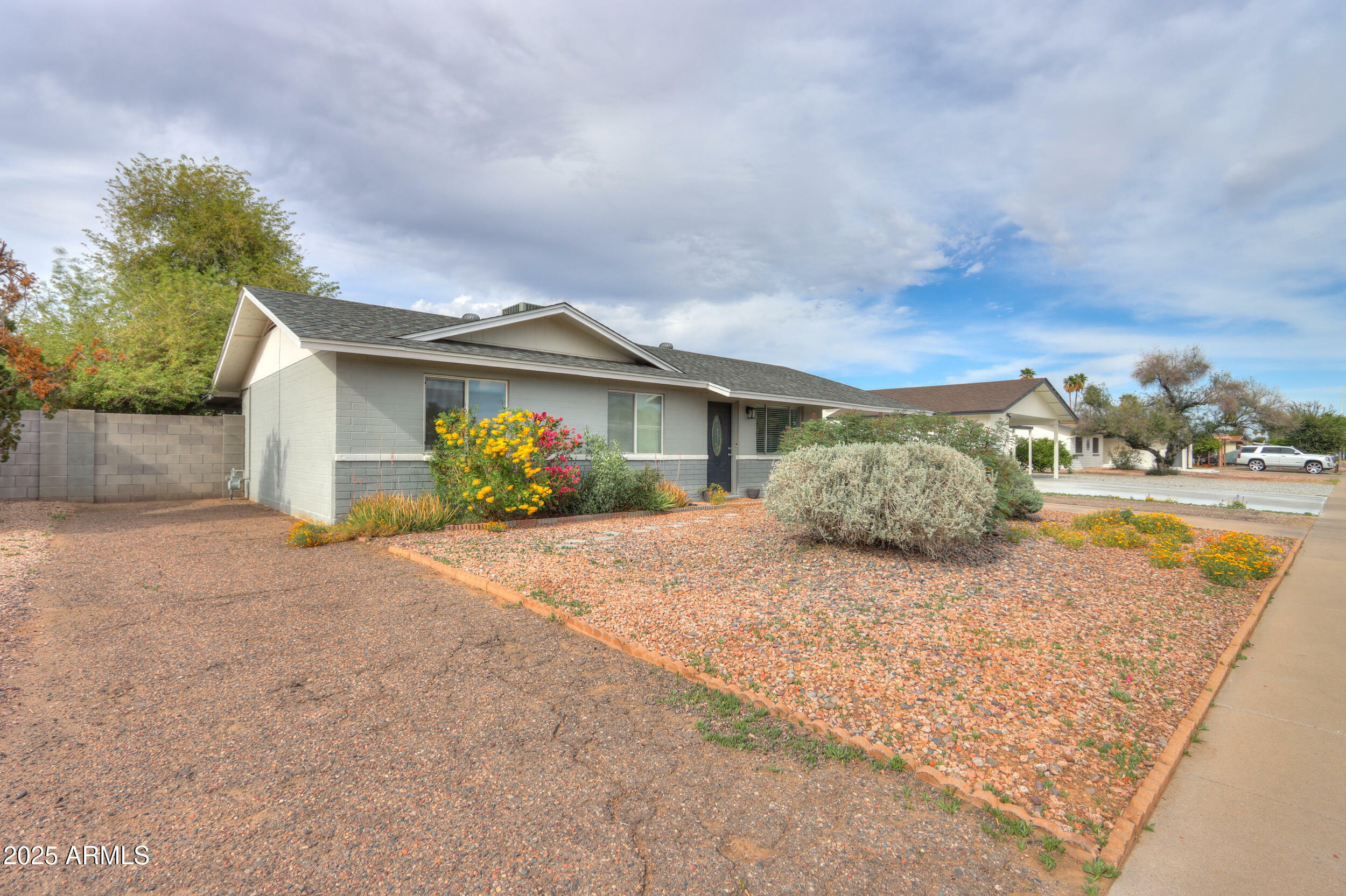 Property Photo: 1238 W Carla Vista Drive AZ 85224