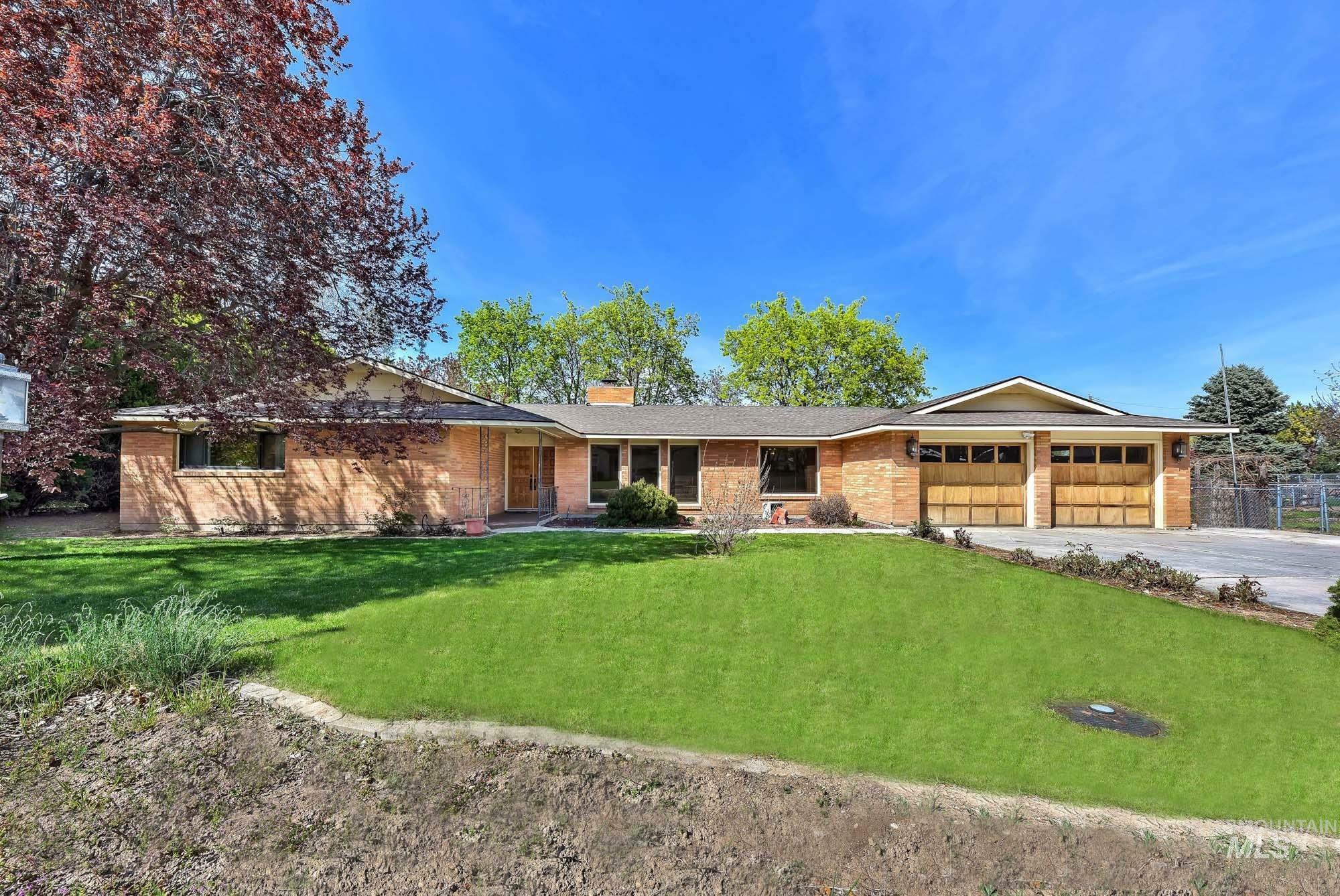 Property Photo: 204 Hilldrop St ID 83605