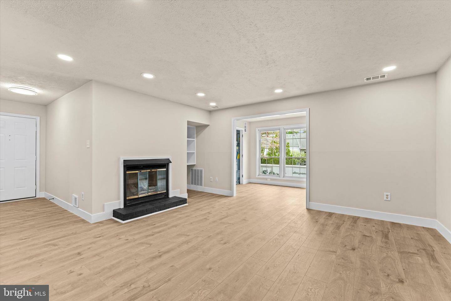 Property Photo: 10066 Oakton Terrace Road 10066 VA 22124