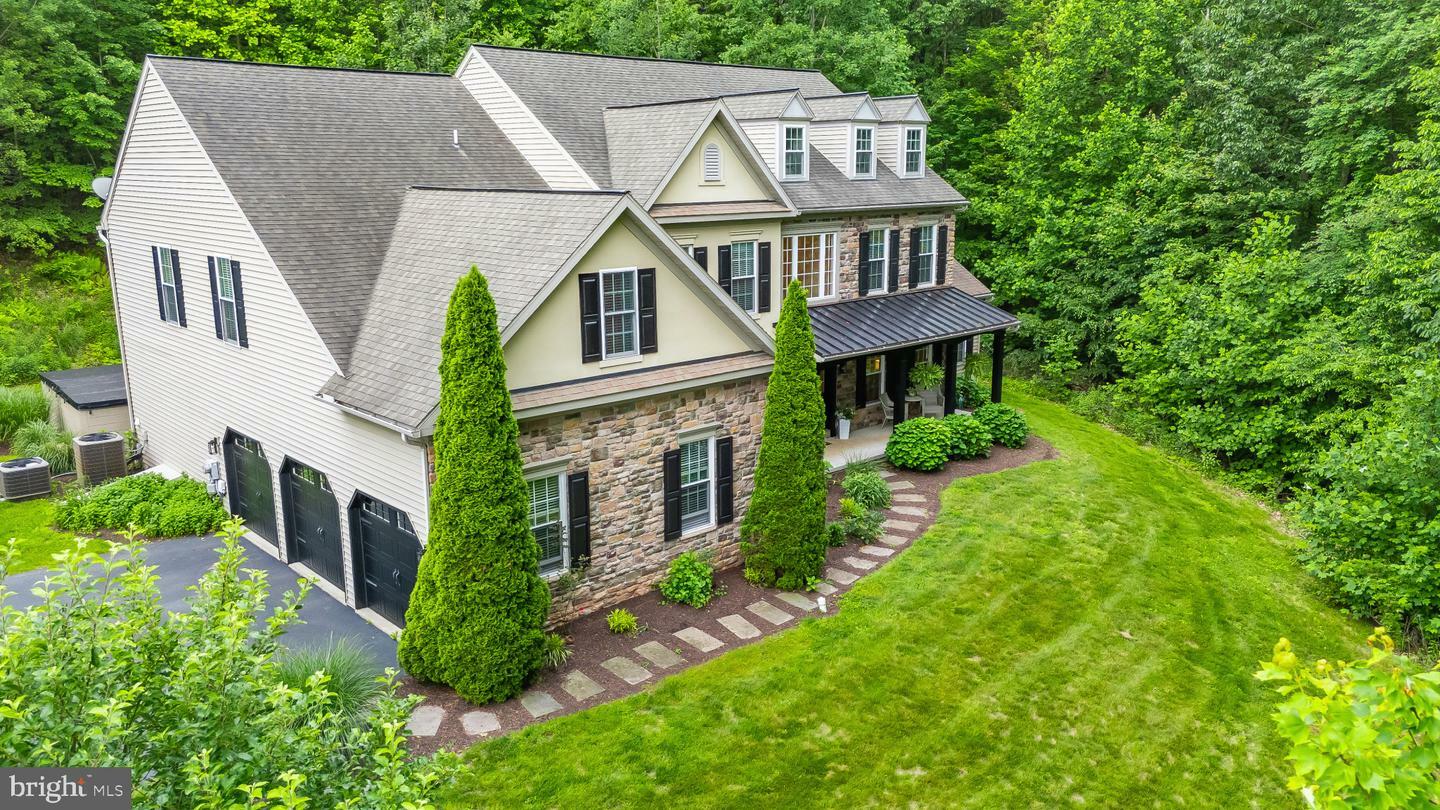 Property Photo: 41 Hillview Road PA 19543