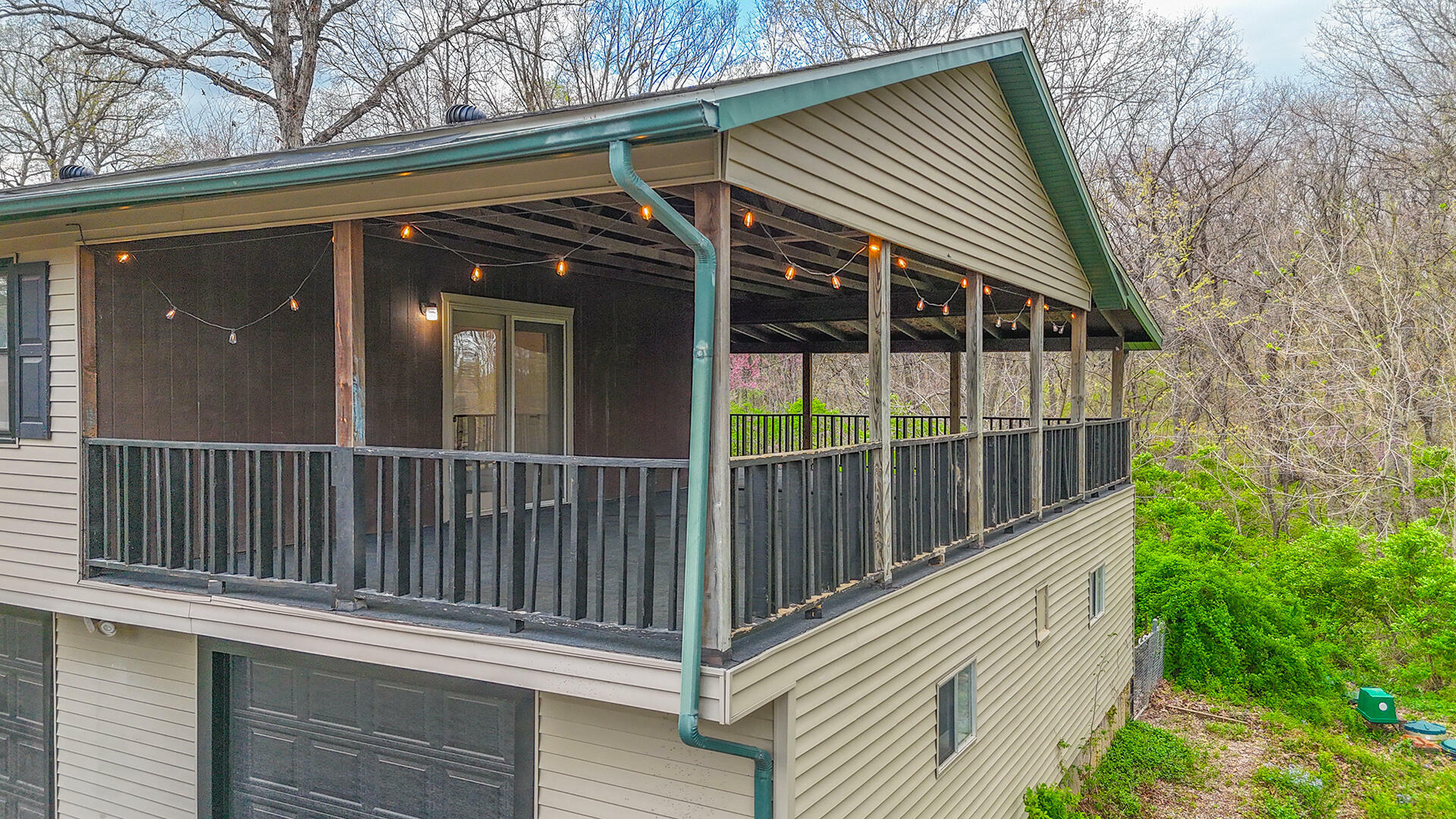 Property Photo: 5624 N Creasy Springs Rd MO 65202