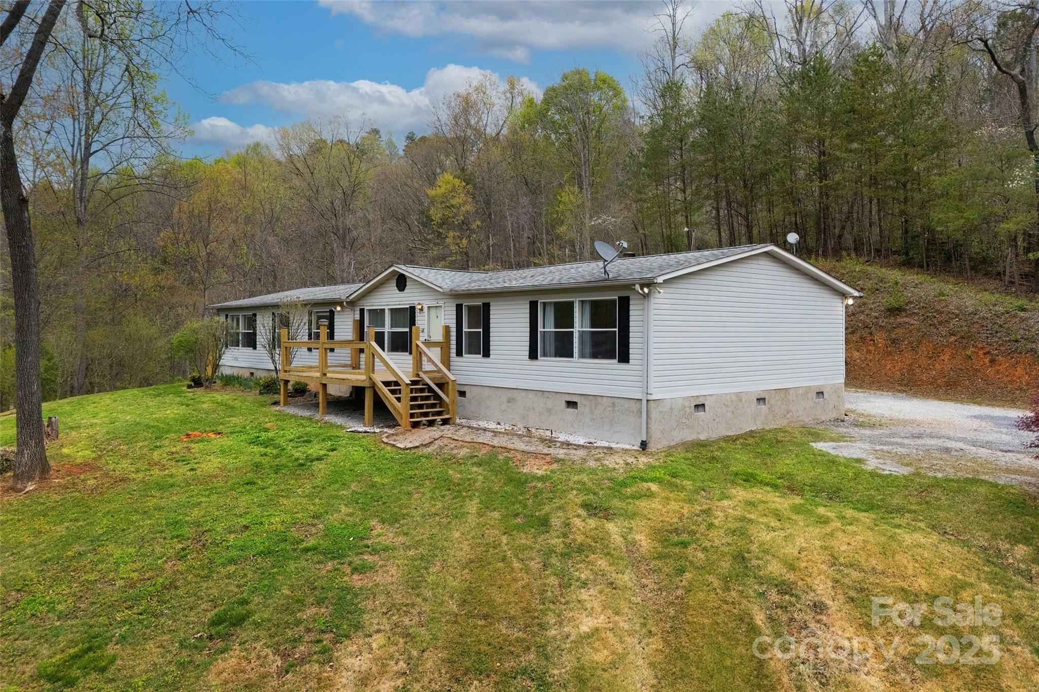 Property Photo: 279 Henry McCall Road NC 28752