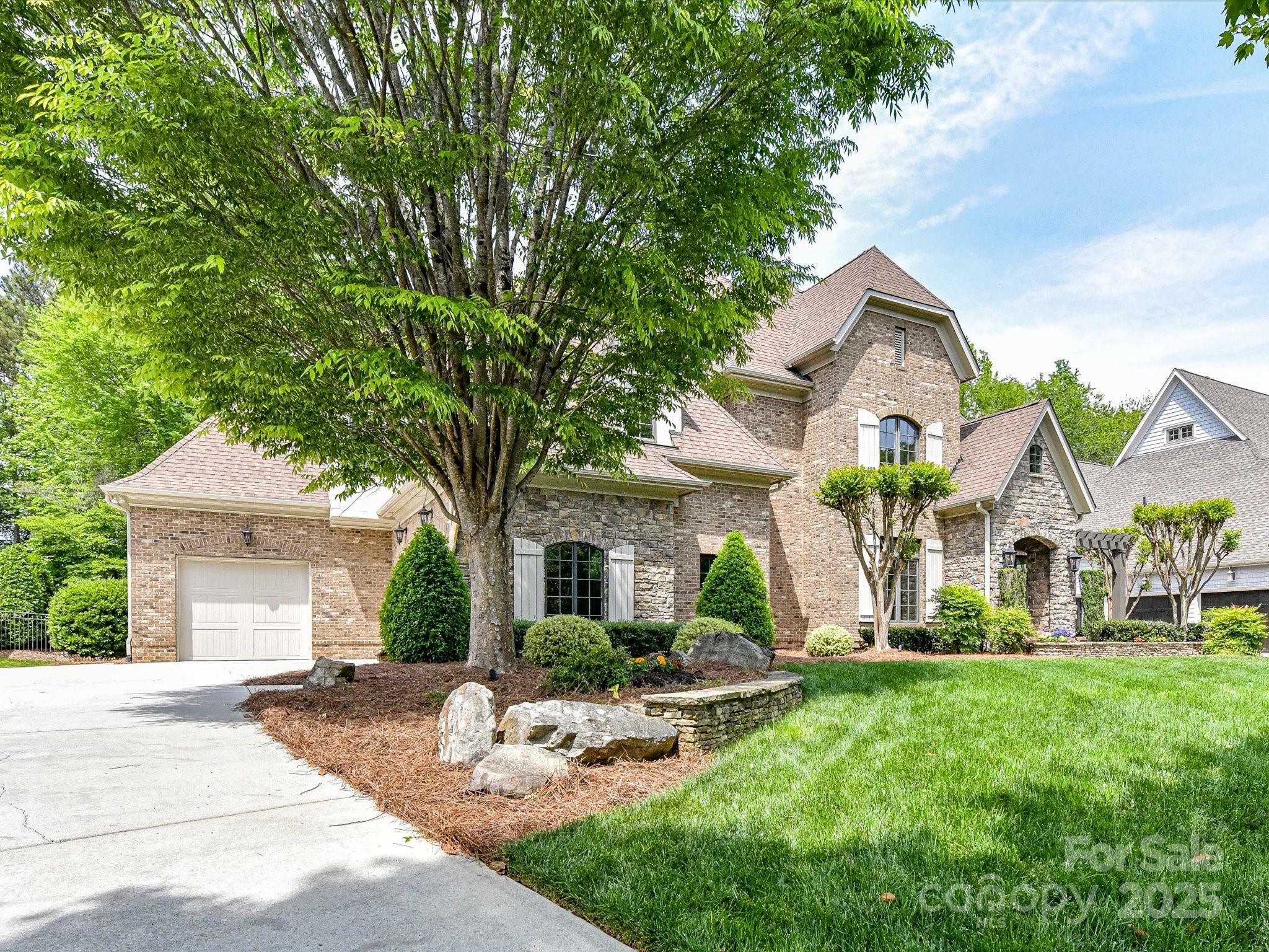 Property Photo: 825 Hudson Place NC 28036