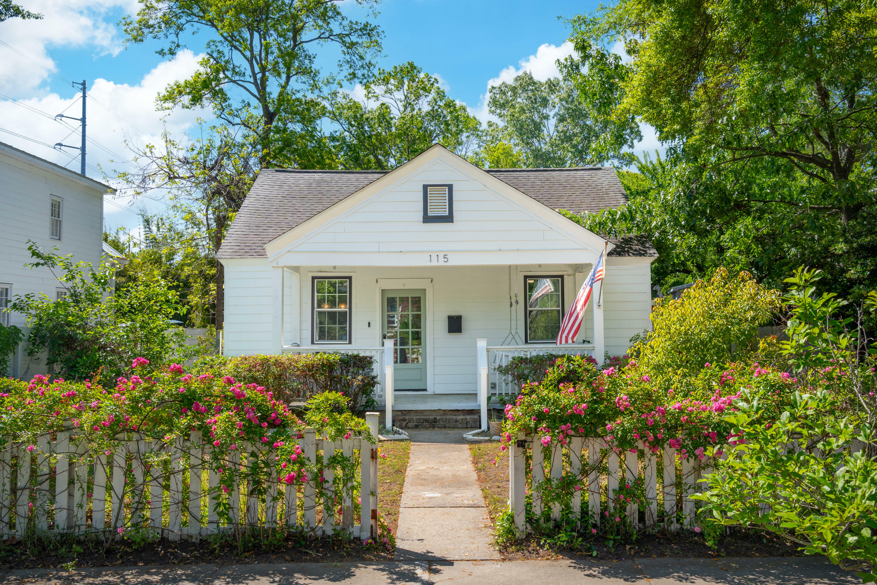 Property Photo: 115 Peachtree Street SC 29403