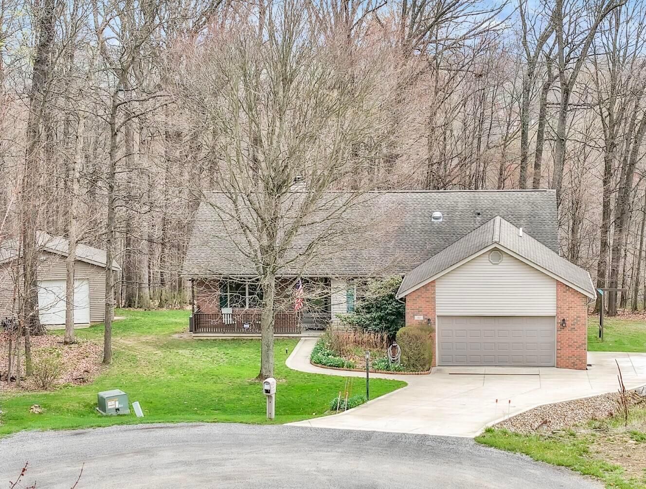 Property Photo:  51 Hillview Court  OH 43028 