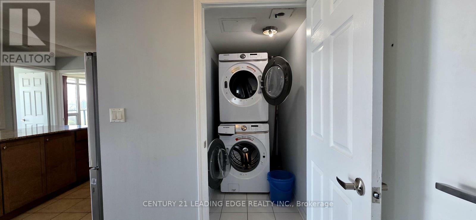 Property Photo: 18 Valley Woods Road South Ph204 ON M3A 0A1
