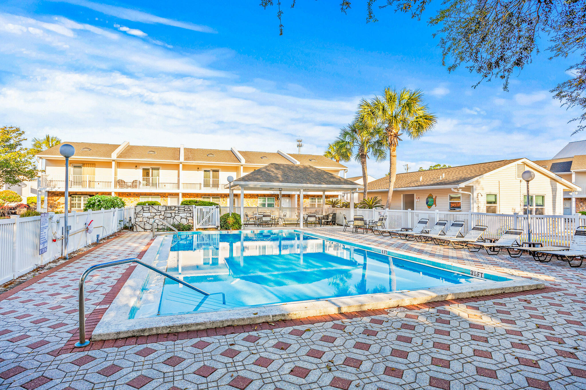 Property Photo: 241 Ellis Road Unit 25 FL 32550