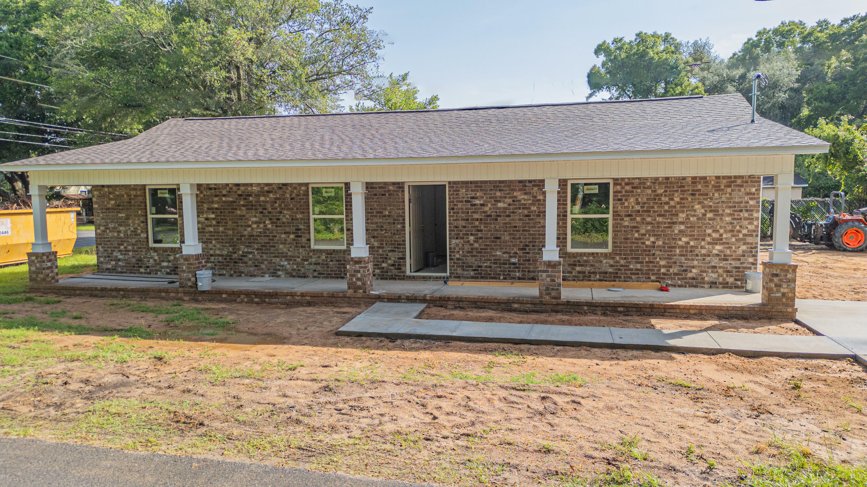 Property Photo: 220 Broadmoor Lane FL 32507