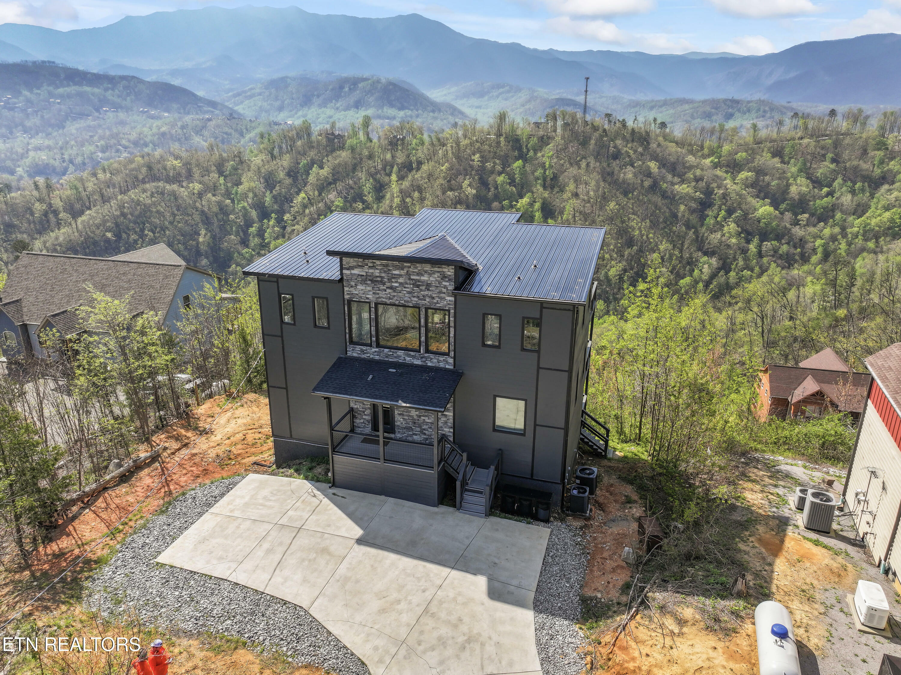 Property Photo: 896 Chalet Village Blvd Blvd TN 37738