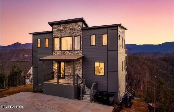 Property Photo:  896 Chalet Village Blvd Blvd  TN 37738 