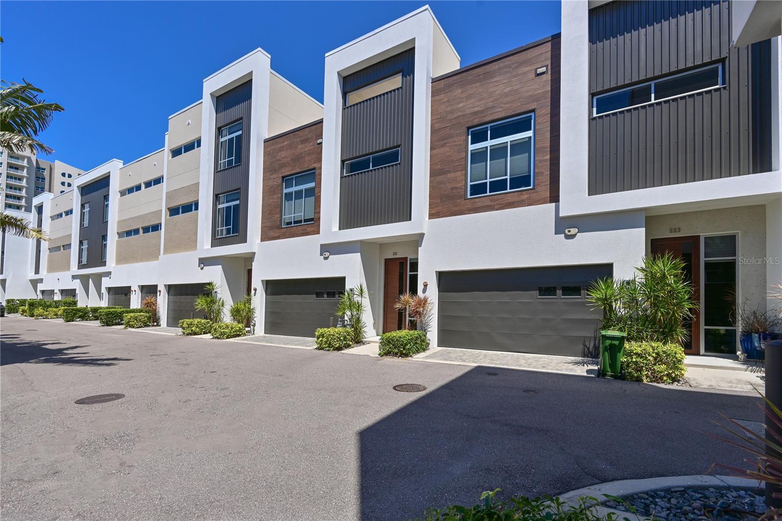 Property Photo: 221 Cosmopolitan Court FL 34236