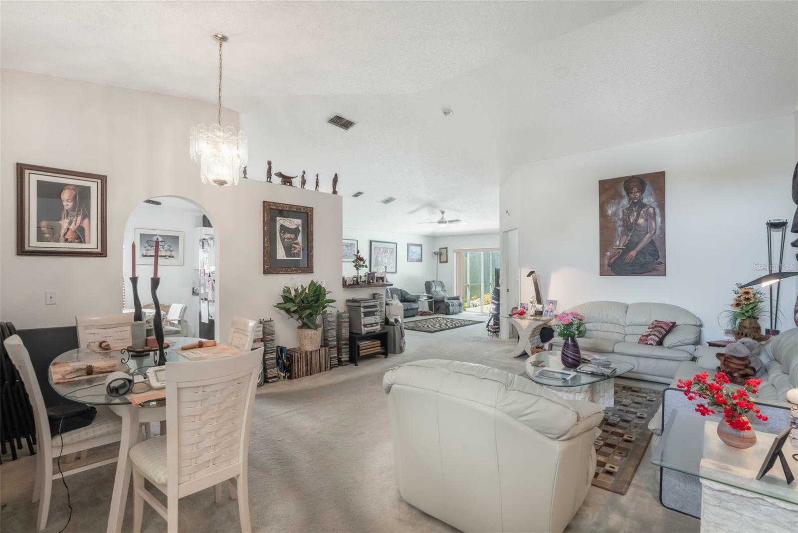 Property Photo: 122 Oak View Place FL 32773