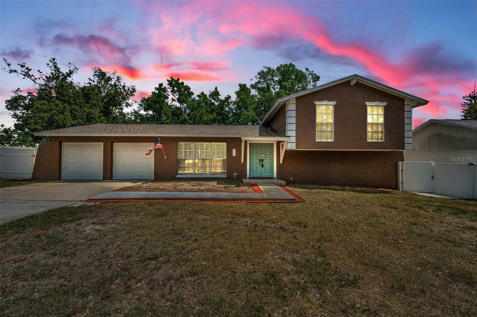 Property Photo: 613 Valley Hill Drive FL 33510