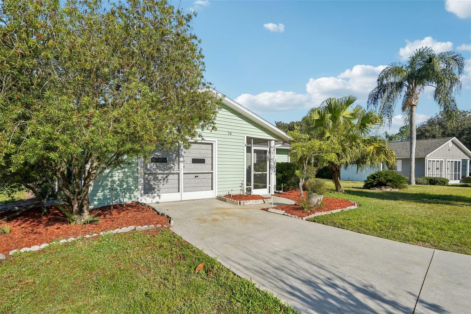 Property Photo: 28 Gordon Court FL 34788