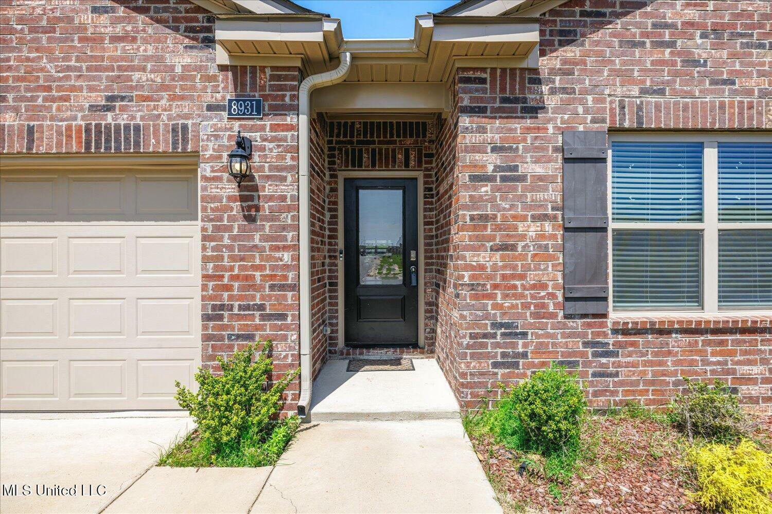 Property Photo: 8931 Mary Frances Drive MS 38671