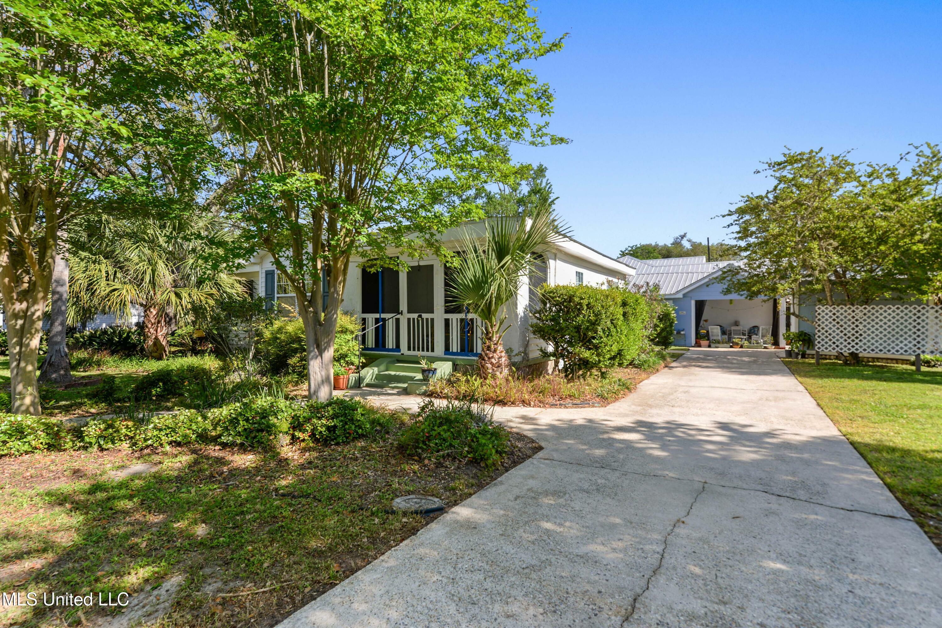 Property Photo:  211 Demontluzin Avenue  MS 39520 