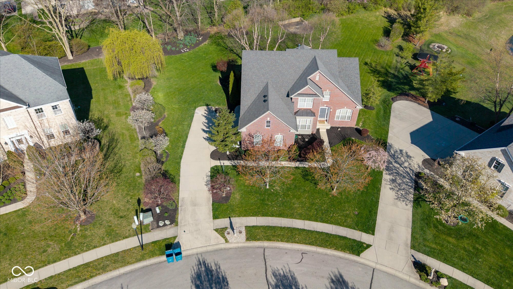 Property Photo: 10611 Proposal Pointe Way IN 46040