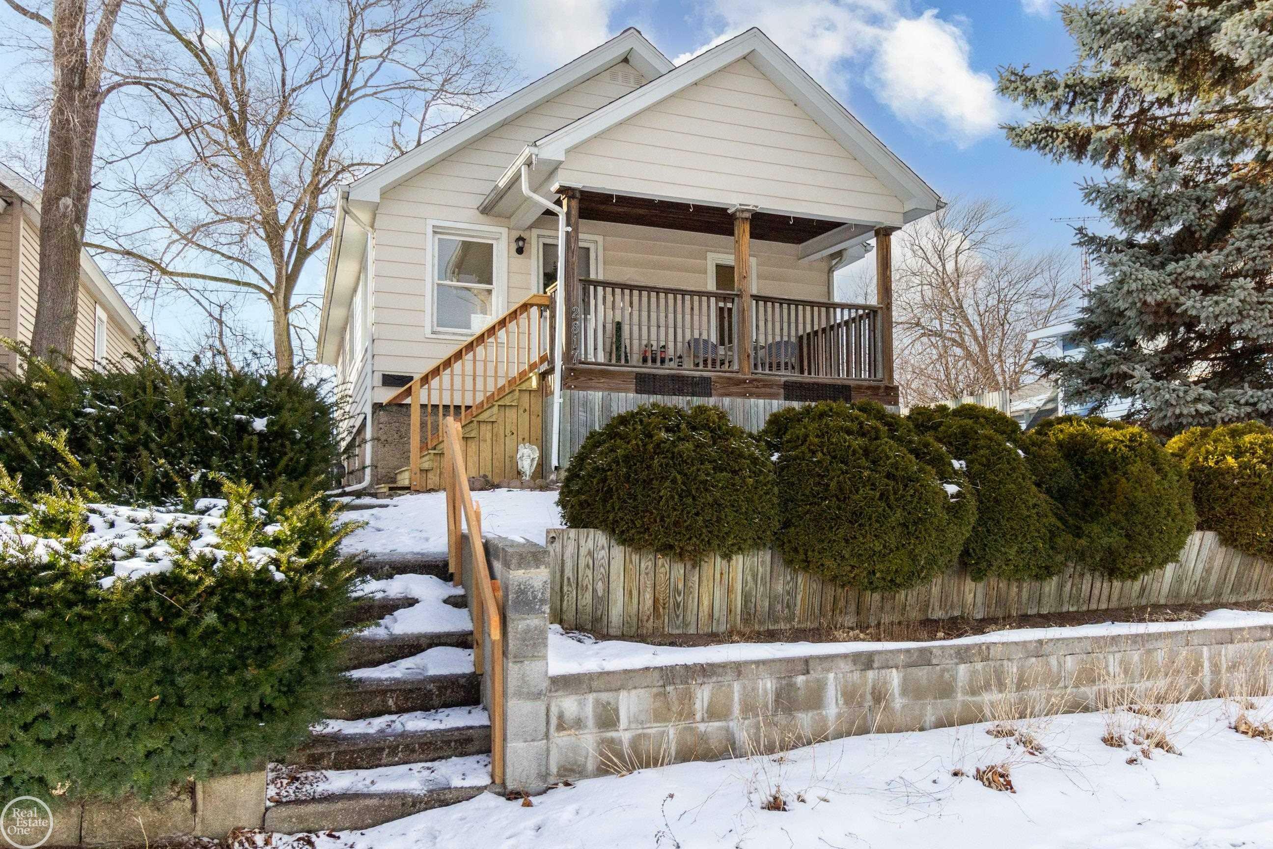 Property Photo: 2817 Wright Street MI 48060