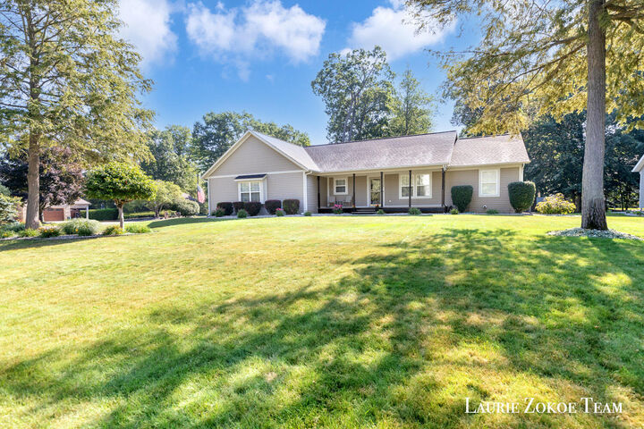Property Photo: 13548 Greenbriar Drive MI 49417