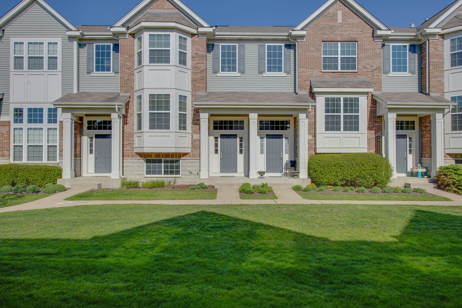 Property Photo: 2624 Dunraven Avenue IL 60540