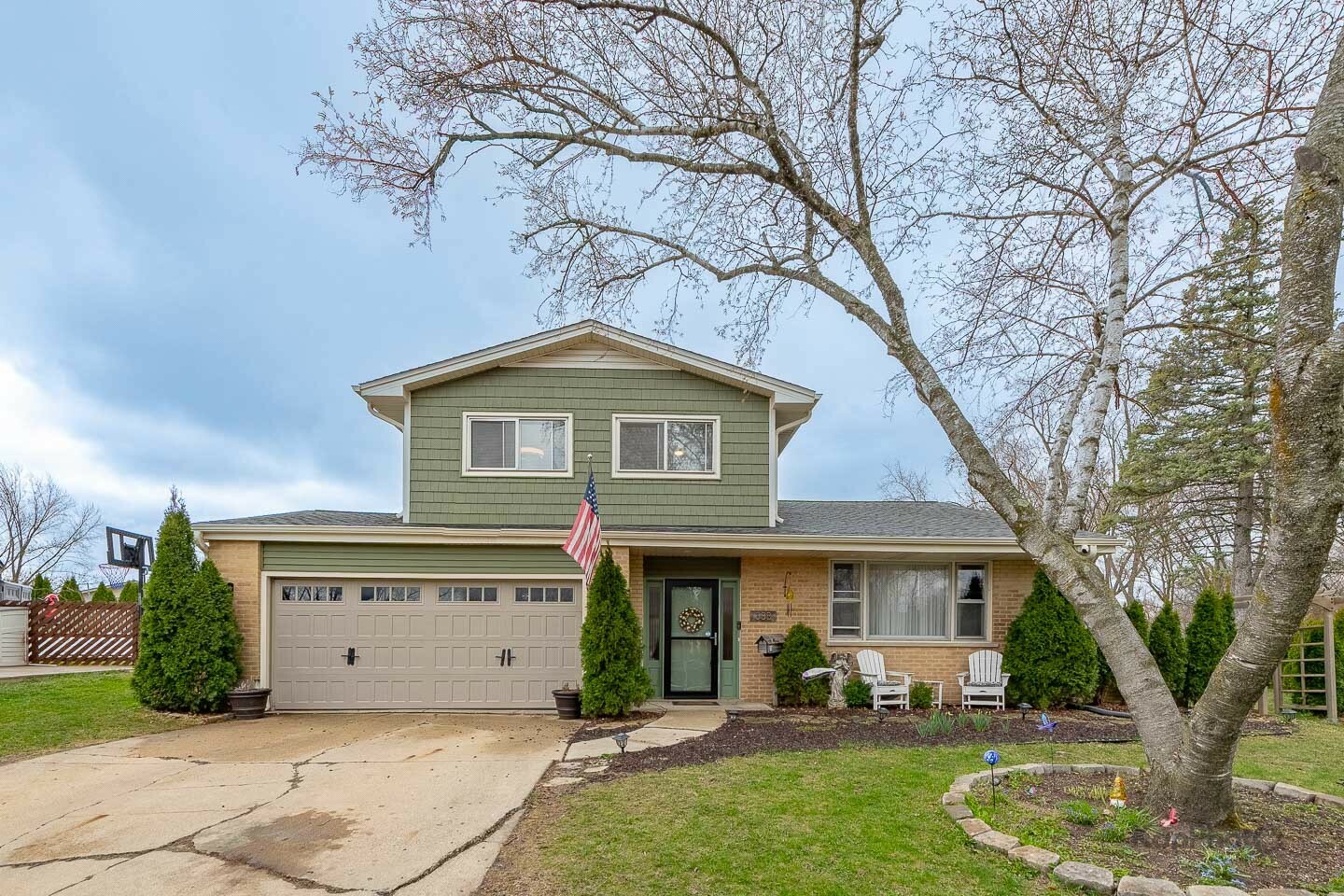 Property Photo: 333 Bramble Lane IL 60193