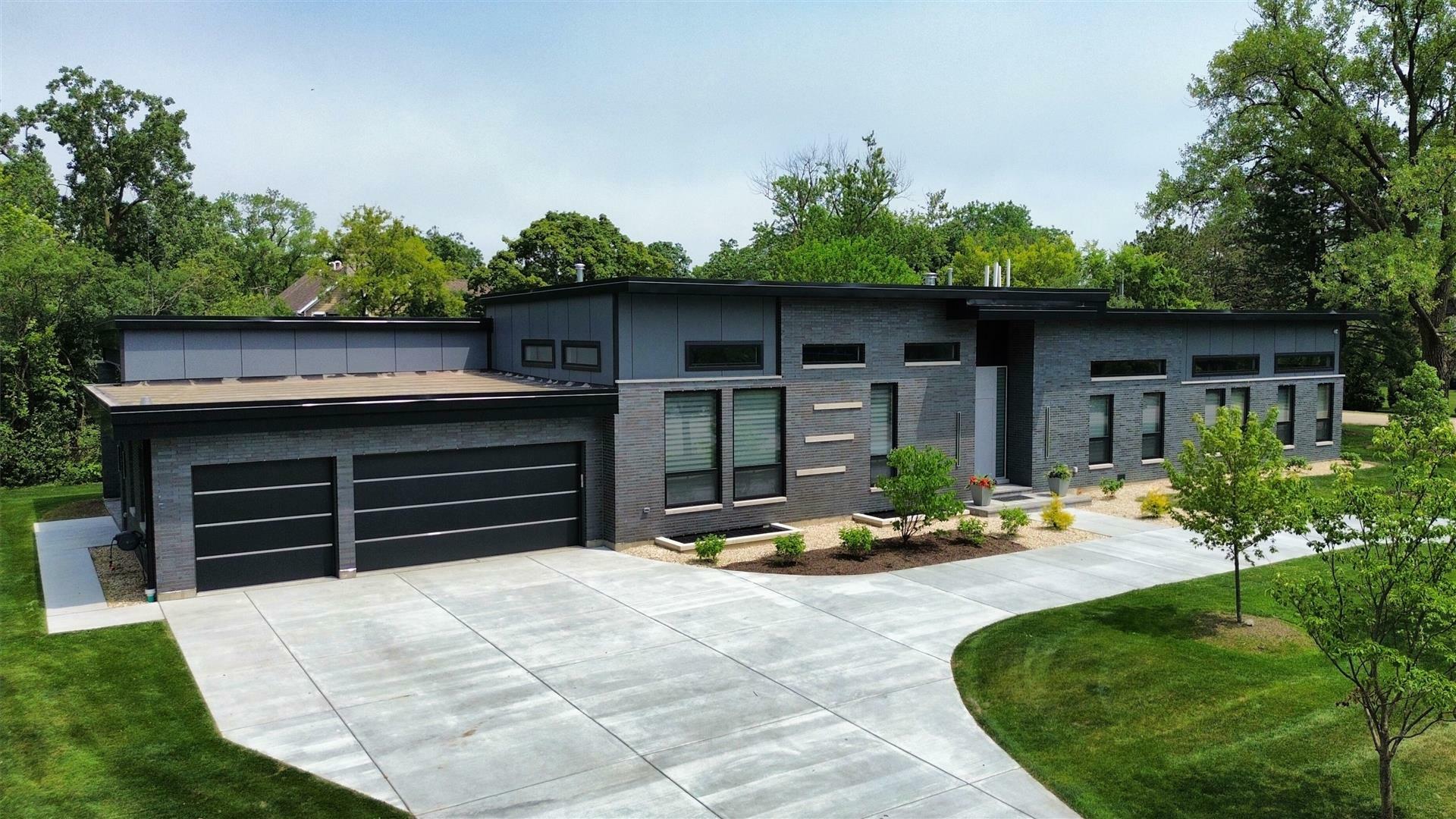Property Photo: 2021 Old Briar Road IL 60035
