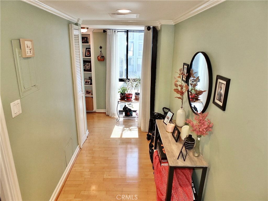 Property Photo: 2601 E Ocean Boulevard 205 CA 90803